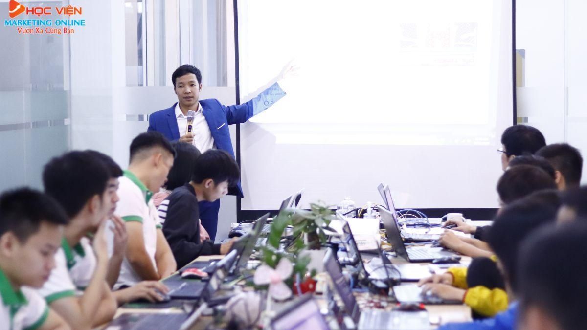 Thông Tin Chung Khóa Học AI Cho Doanh Nghiệp Tại HVMO