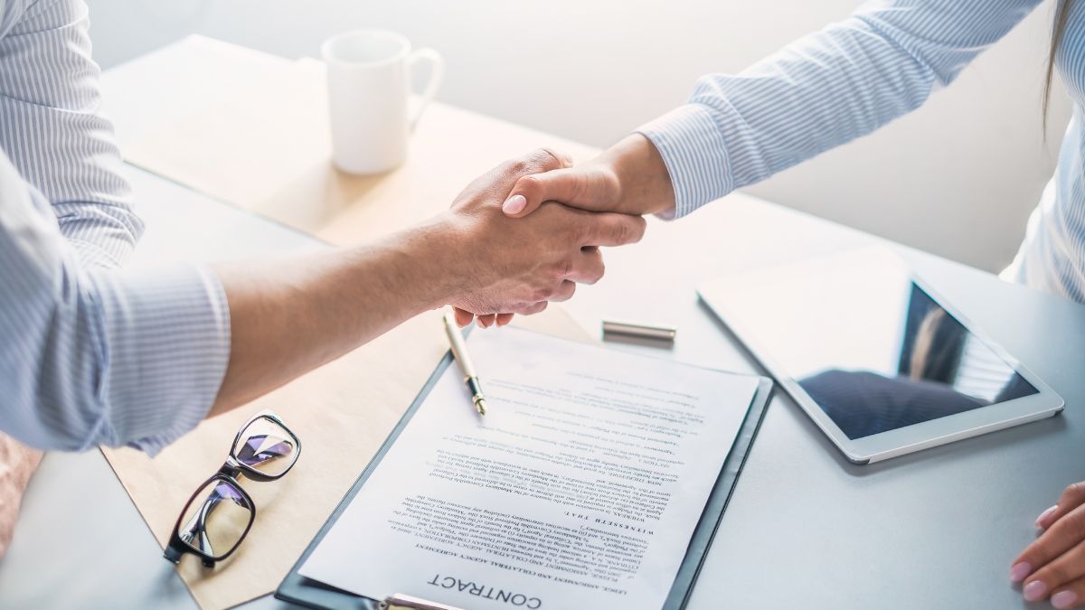 Giao tiếp và phỏng vấn- Ra quyết định và ký hợp đồng