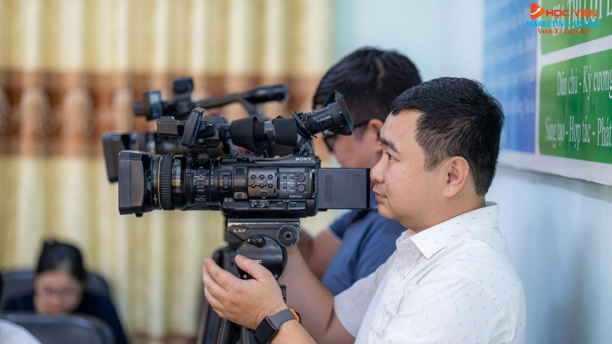 Dịch Vụ Làm Video Doanh Nghiệp Là Gì?