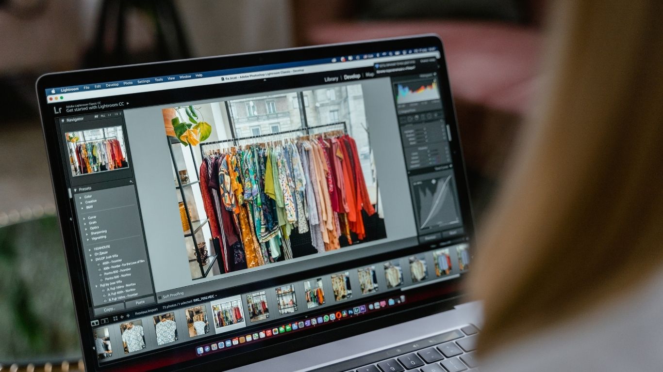 Dịch Vụ Làm Video Tại Hà Nội Của Học Viện Marketing Online- Trang thiết bị và công nghệ tiên tiến
