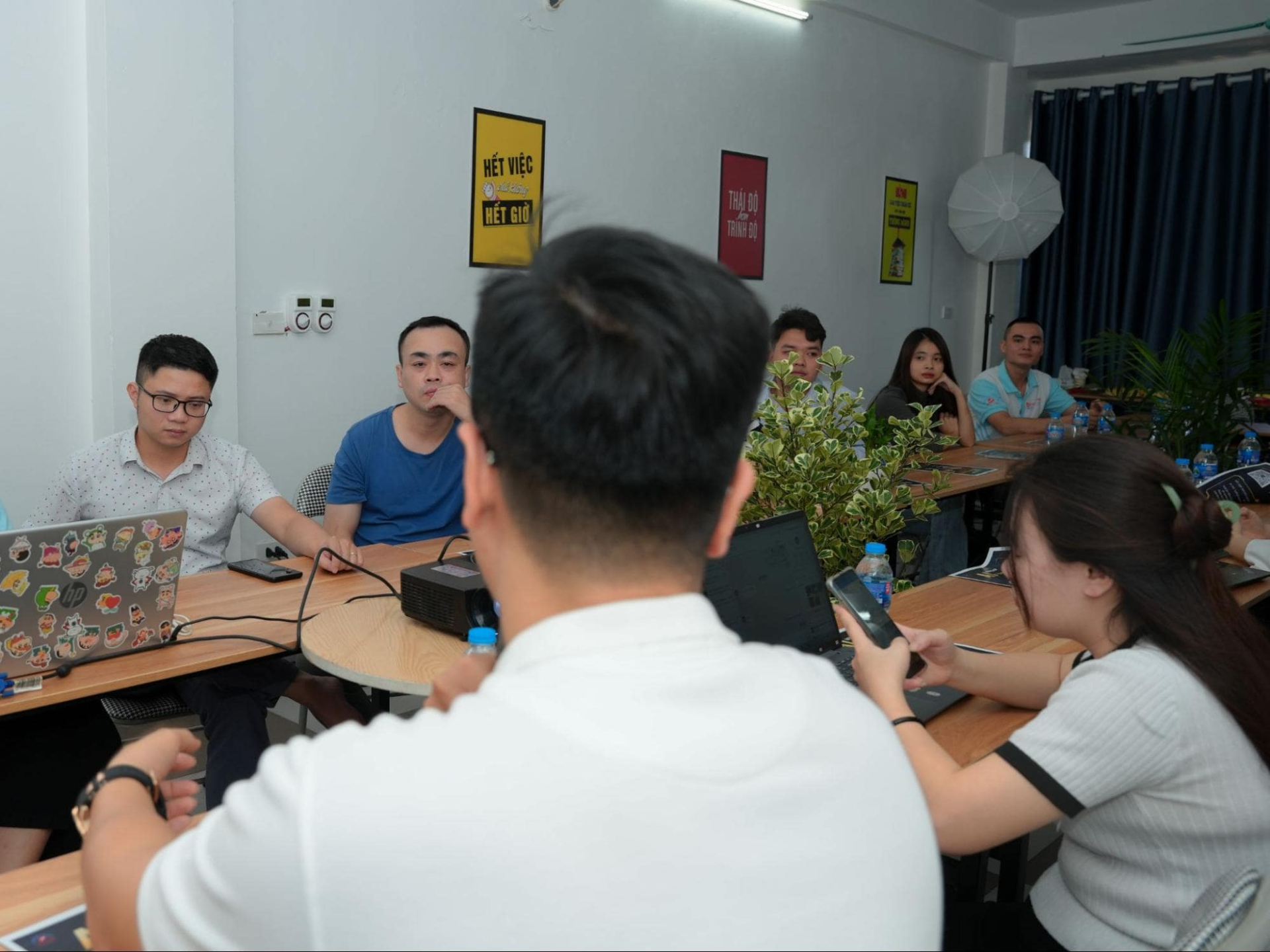 Những yếu tố cần cân nhắc khi chọn đơn vị tư vấn AI