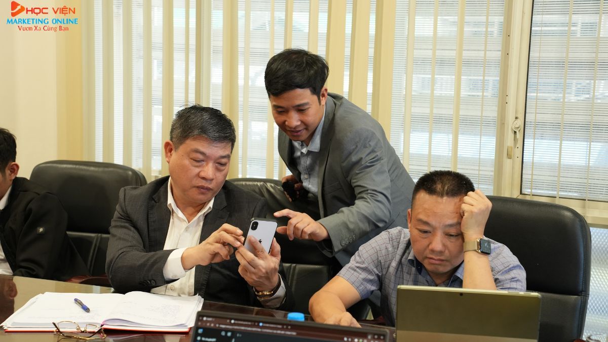 Lý Do Bạn Nên Chọn HVMO Để Học AI- Cung cấp tài liệu