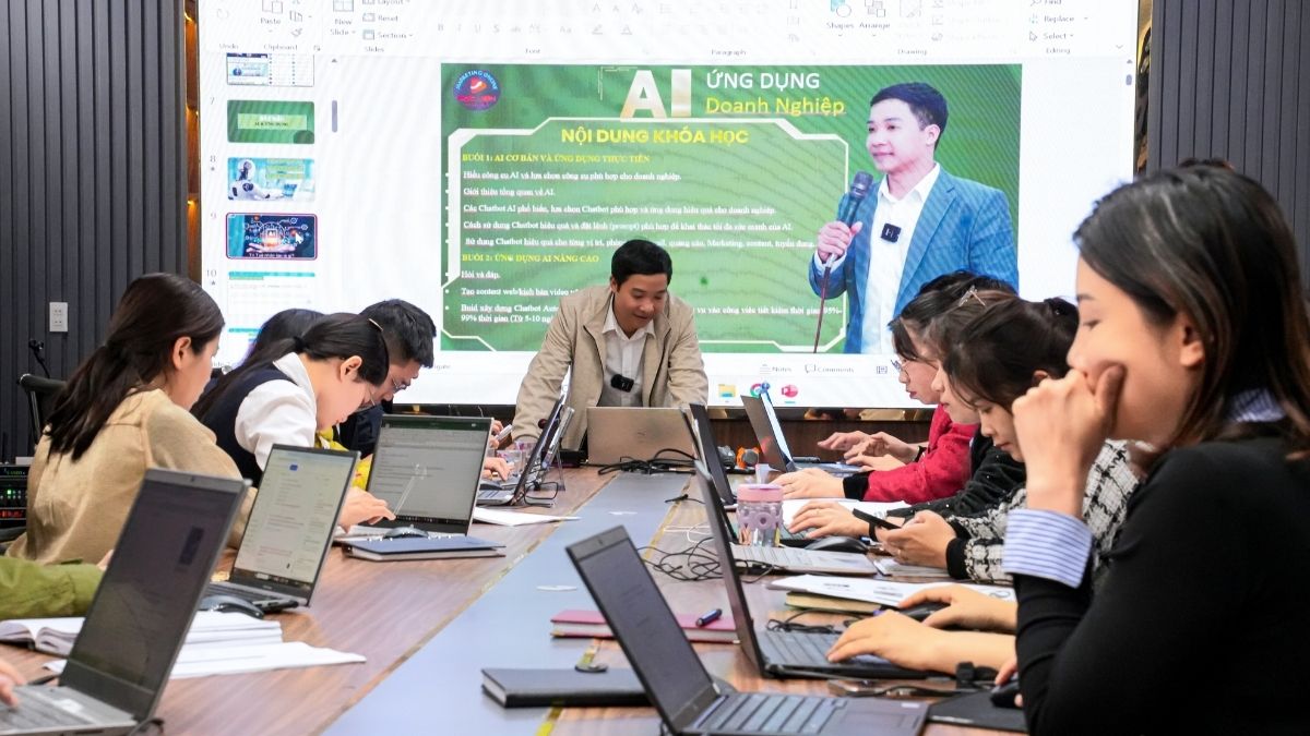 Khai Giảng Khóa Học Ứng Dụng AI Trong Doanh Nghiệp HVMO