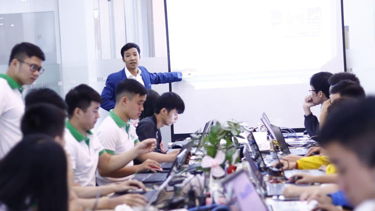 Tiêu chí chọn khóa học AI tại Vĩnh Phúc- Chương trình đào tạo cập nhật