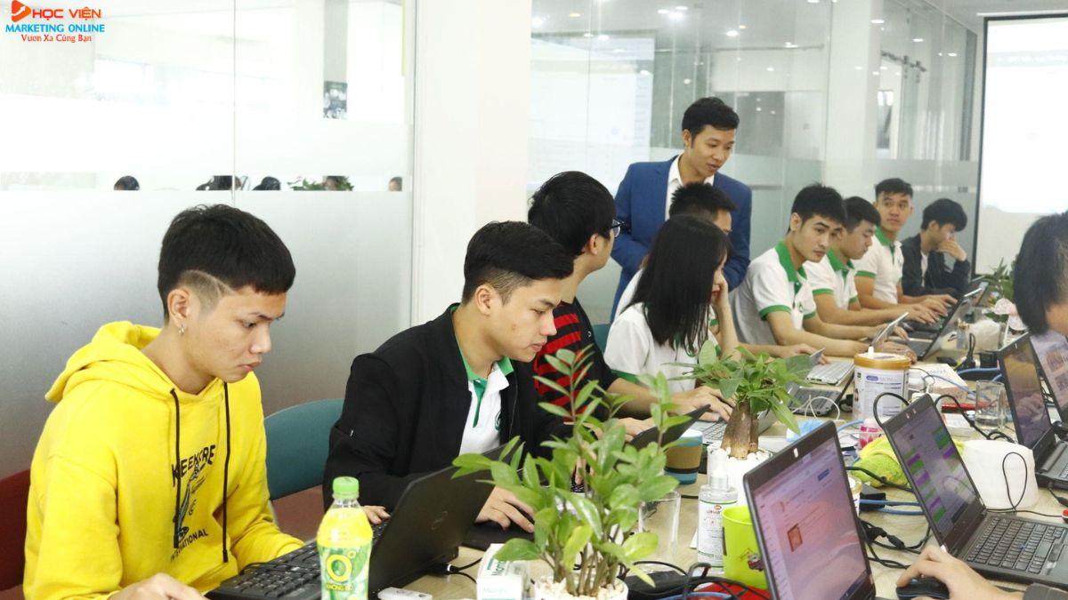 Phố Tổng đào tạo AI tại Trung tâm